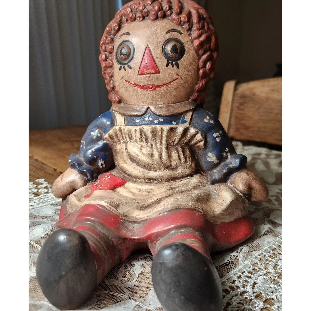 1974 Raggedy Ann figurine‎